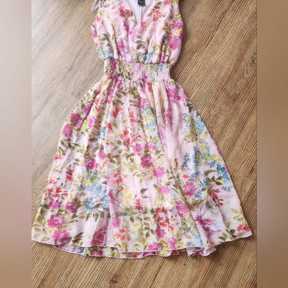 Size 4 Kate And Lily Dresses Pink Floral Smocked Waist Midi Dress - Picture 3 of 10